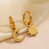 Brincos de Sol e Lua (Banhado a Ouro 18K)